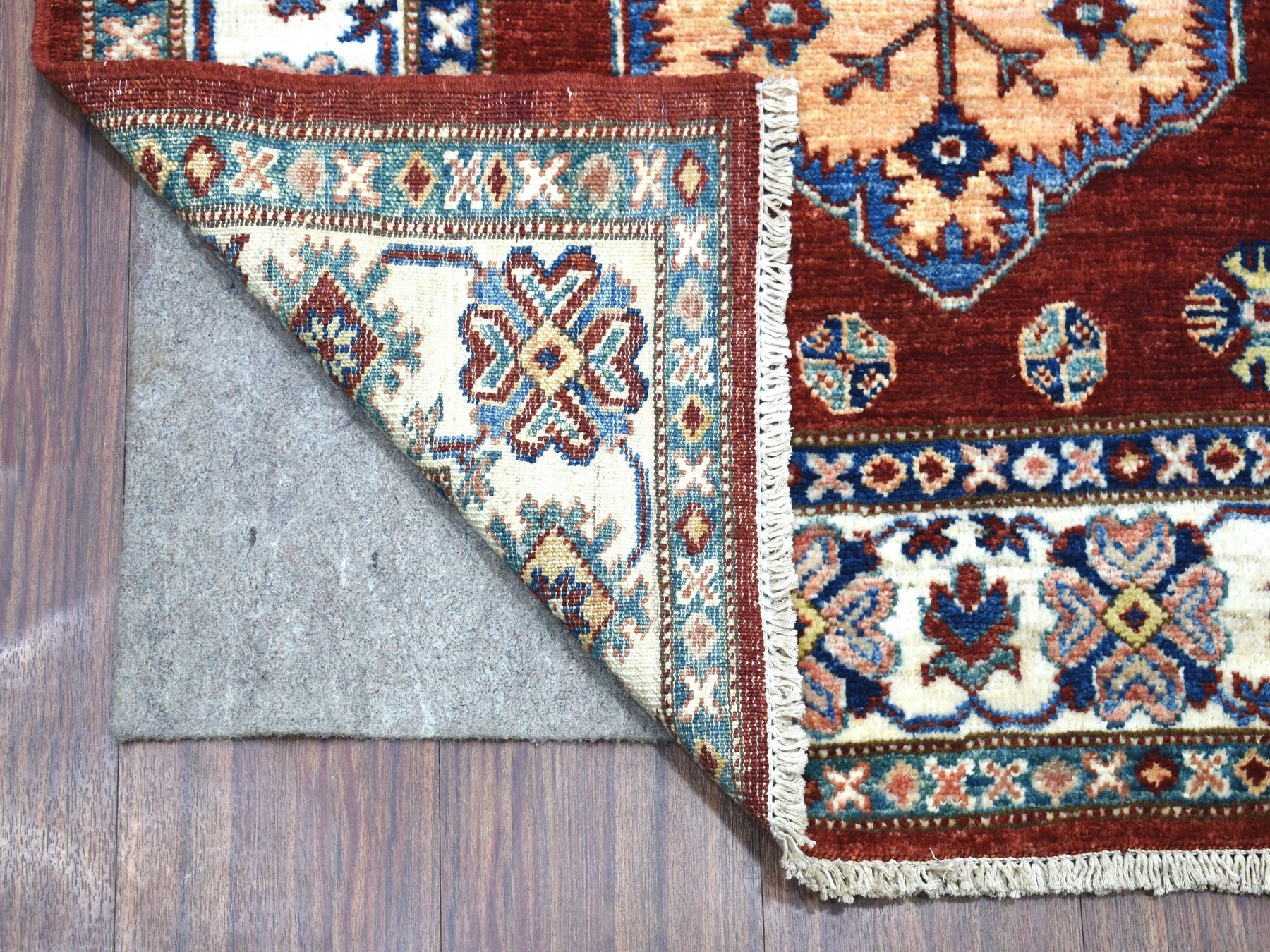 Kazak Rugs LUV618390